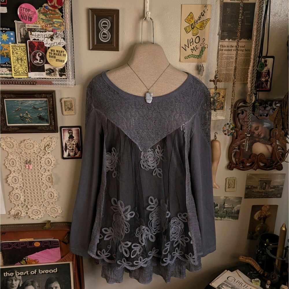Embroidered Lace Layered Tunic Sweater Women's Medium/Large Gray